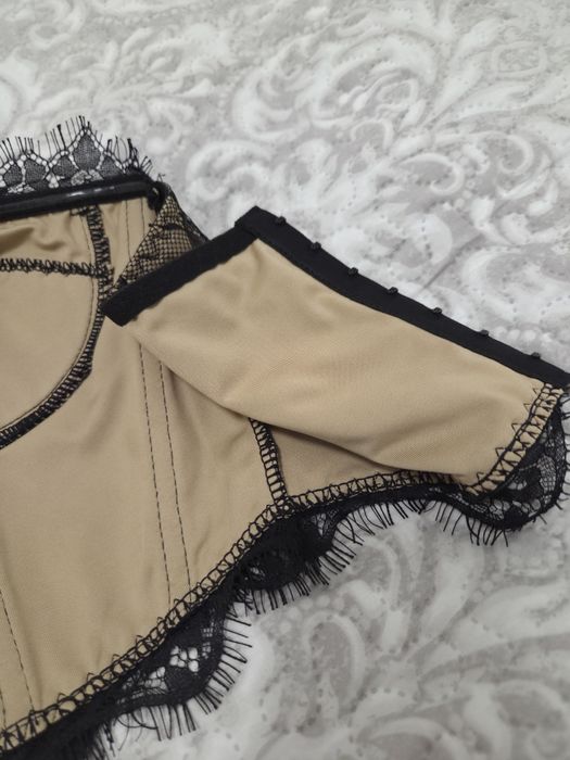 Дантелен елегантен  корсет