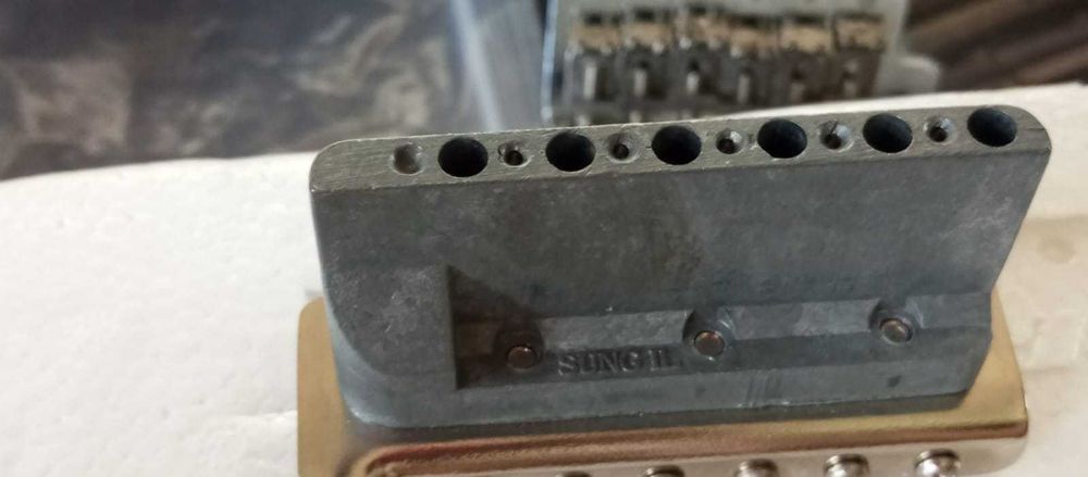 Бриджи (тремоло) для электрогитары