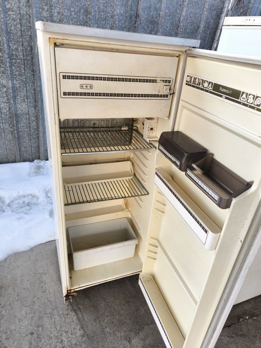 Продам холодильник