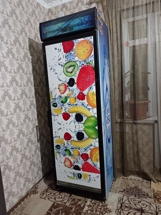 Холодильник витирина