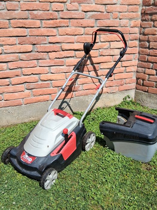 Mașina de tuns iarba