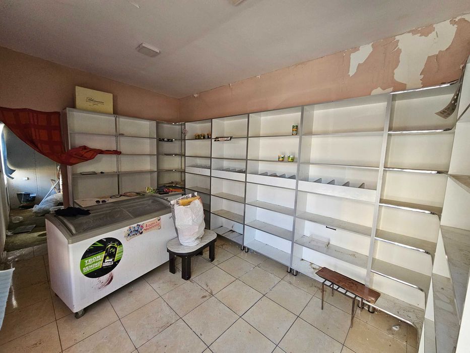 24m² noturar do‘kon ichidagi qulayliklari bilan birga sotiladi.