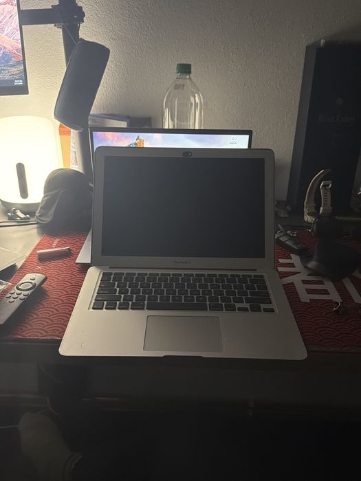 Apple macbook air 15, i5, 8 gb ram