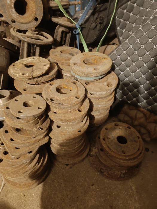 Продам задвижки новые