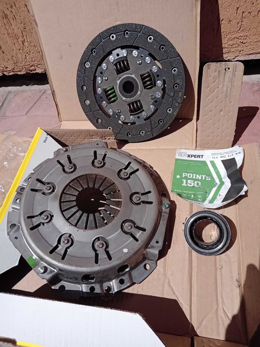 Комплект съединител LUK за стари модели автомобили Митсубиши и Хюндай