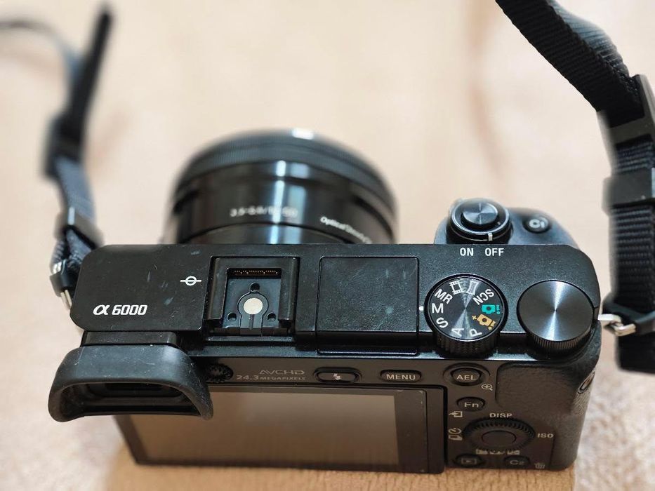 СРОЧНО Sony a6000 продается