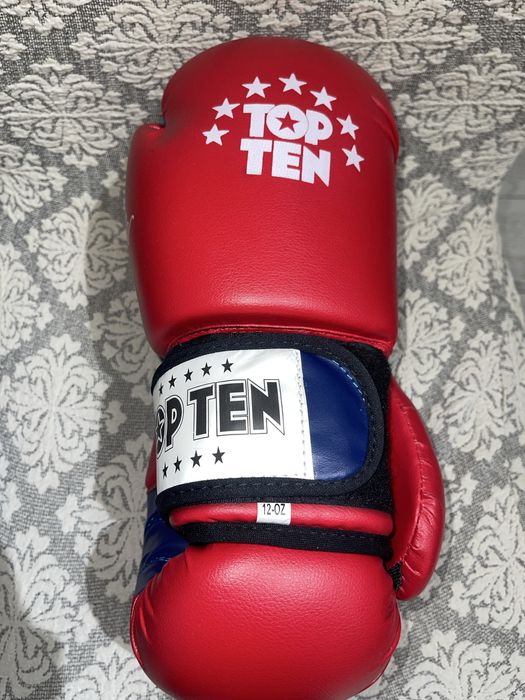 Шлем и перчатки для бокса и айкидо