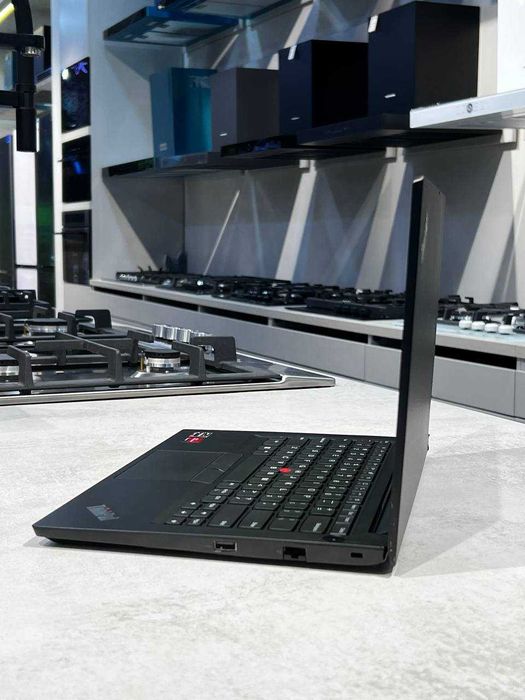 Lenovo Thinkpad E14 Amd R7-5700U DDR4 8GB SSD 512GB 14'0 FHD Ips