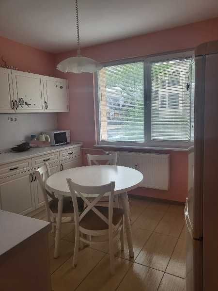 Дава се под наем Двустаен апартамент в Пловдив, Център - 65 кв.м за 195 € - Снимка #2