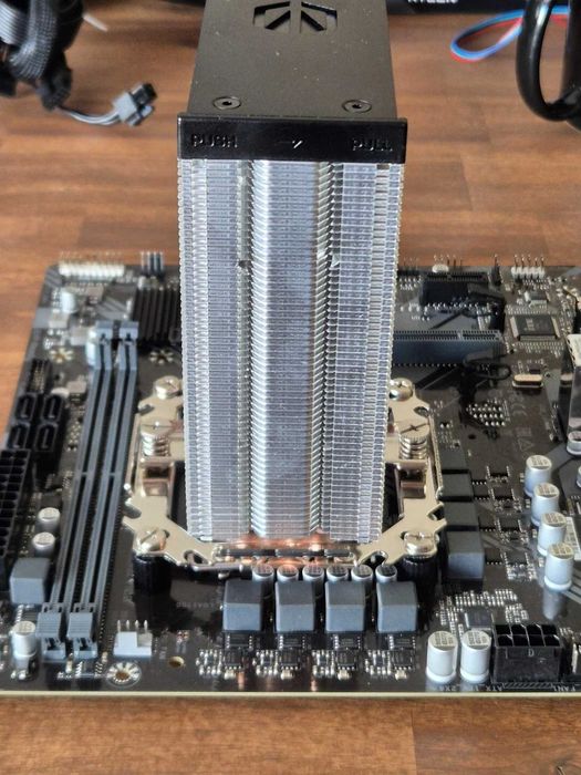 Gigabyte B760M H DDR4 + Intel Core i5-13400F 10-Core + Oхладител