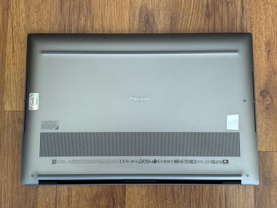 15.6 100% sRGB i7-12800H DELL Precision 5570 32GB DDR5/512GB/RTX A1000