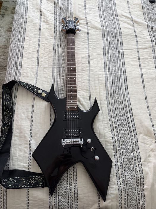 B.C. Rich Bronze Series Warlock (24 прагчета)