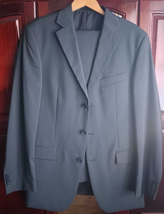 Елегантен мъжки костюм