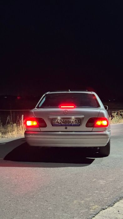 Мерс 210 срочно продам