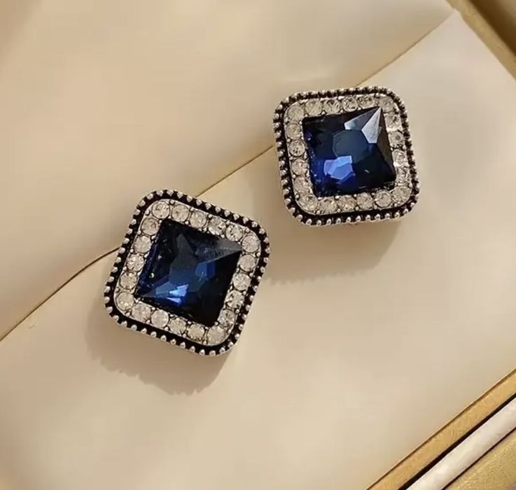 Продам серьги, бижутерию