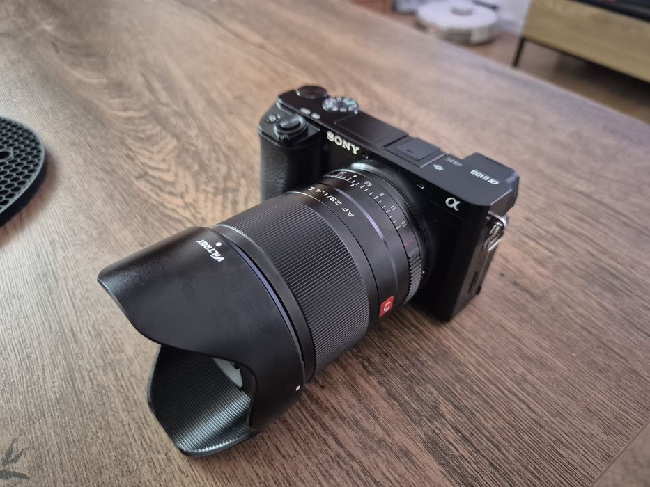 Sony A6100 cu 8100 shutter count