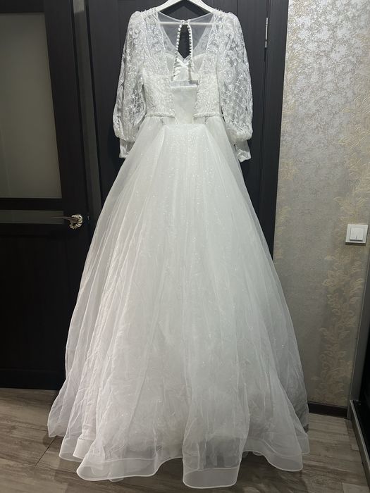 Срочно! Продам свадебное платье 42-44раз.