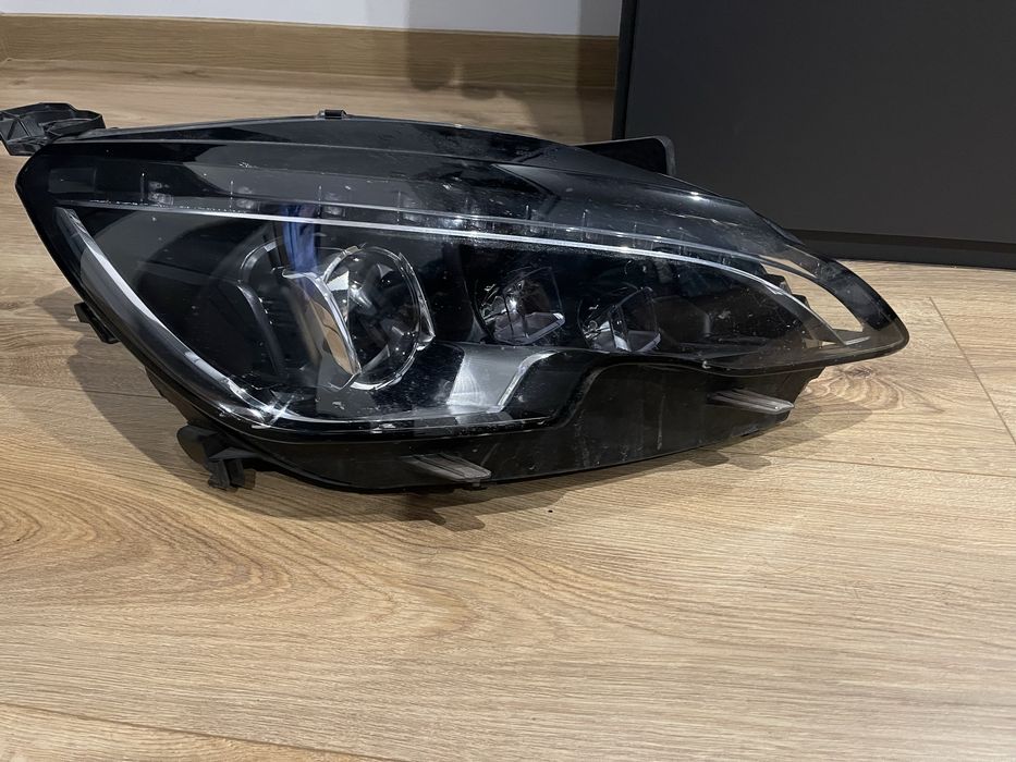 Peugeot 308 LED фар за части
