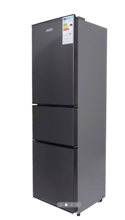 Серый холодильник с морозилкой