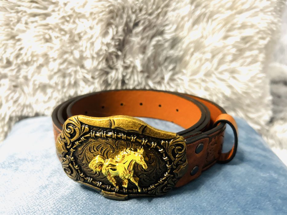 Vând curea nouă , old school 120 cm