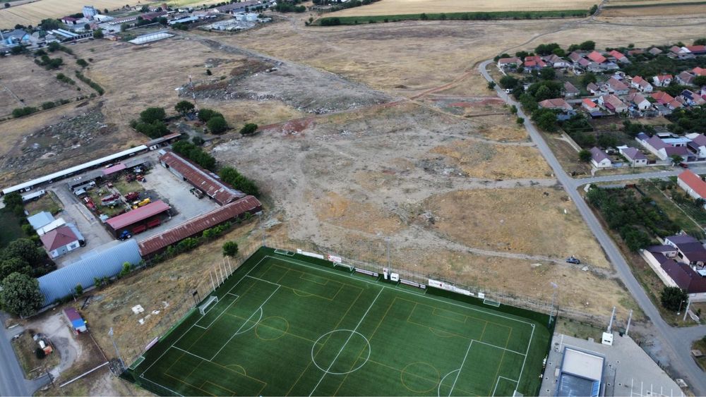 Vand teren intravilan Santana