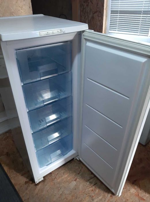 Продам морозильную камеру