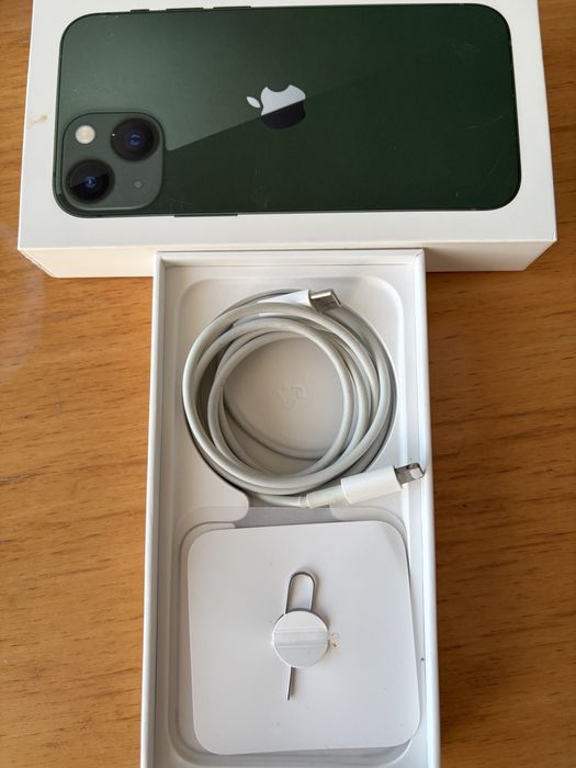 Iphone 13 mini се продава