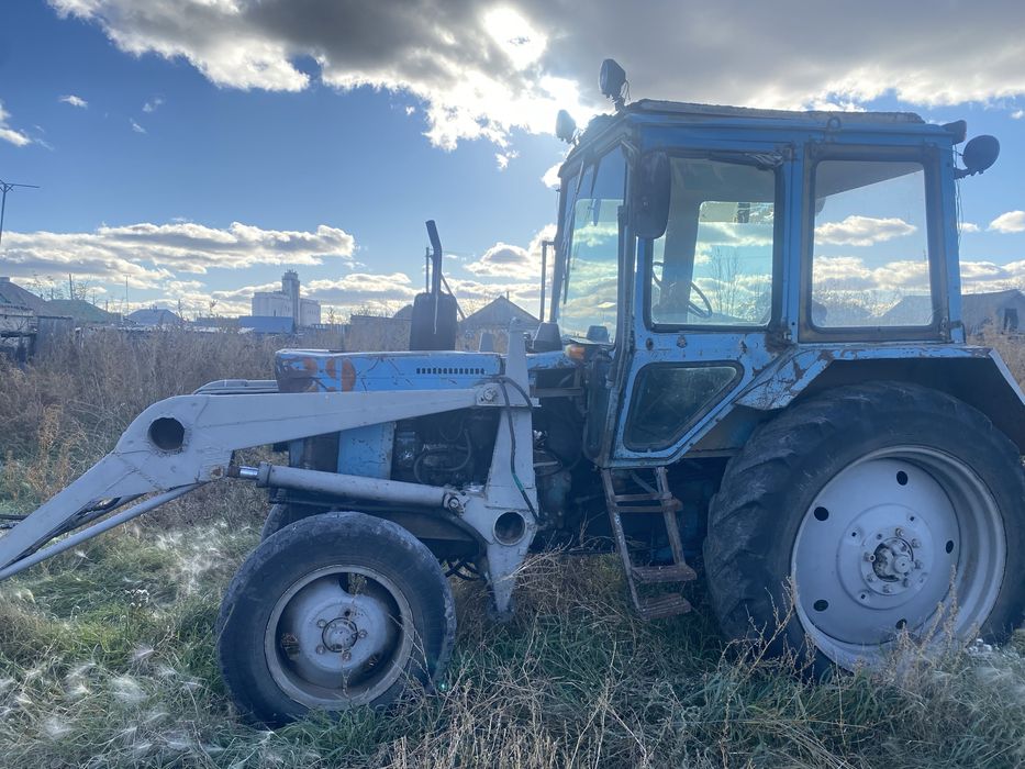 Продам мтз80 стоит в Макинске