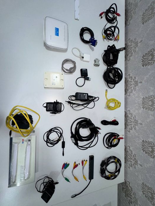 Многофун. адаптер USB C, модем Uztelecom и EVO, адаптеры, кабели  16шт