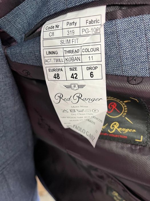 Костюм тройка Новая продам.