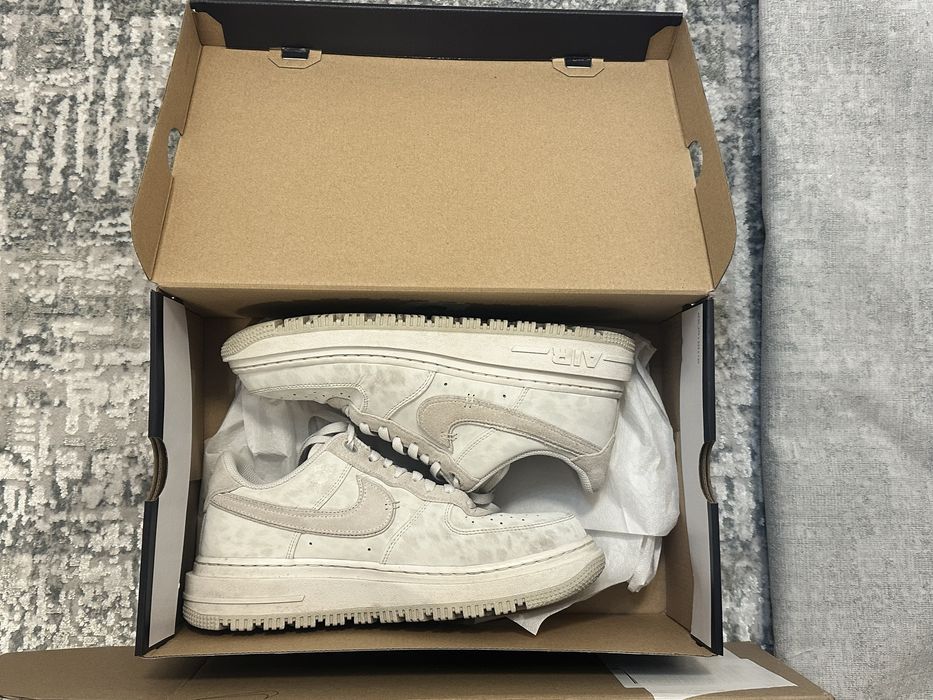 Nike Air Force 1 Luxe