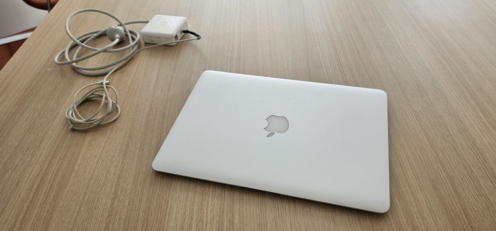 Macbook Air 13 inch 2015