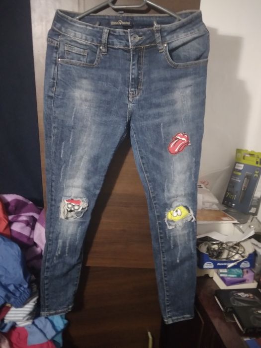 Blugi mărimea M ieftin la 30 de lei bucata