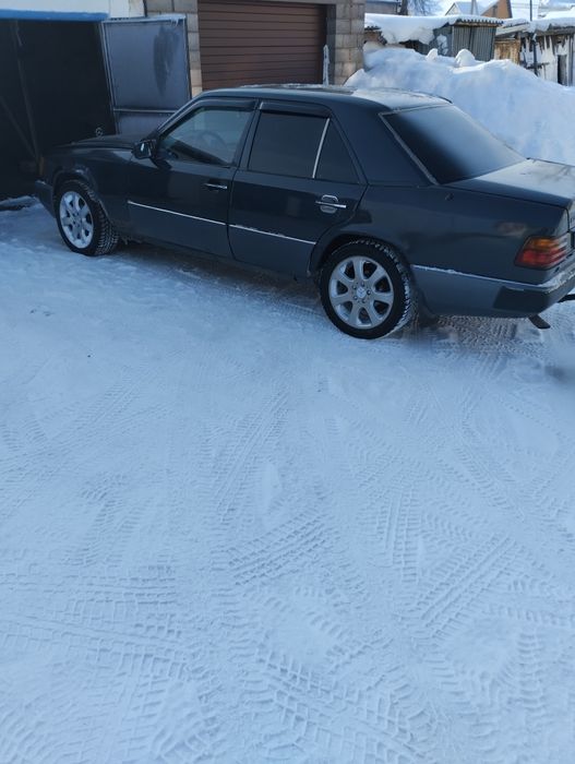 Мерседес 124W 1990г