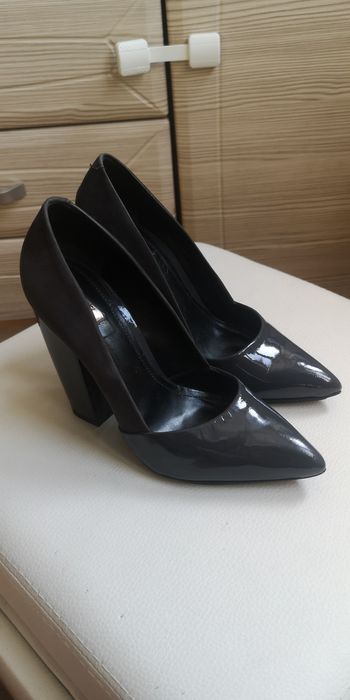 Pantofi gri Schutz