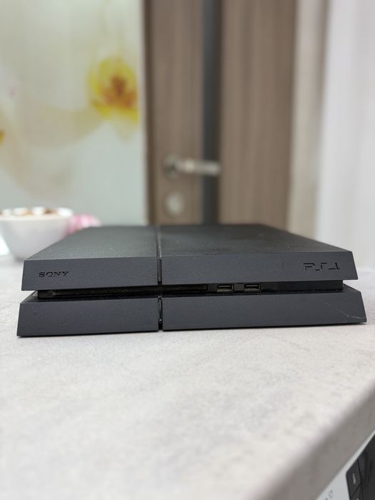 Playstation 4 500gb+ controller+ jocuri