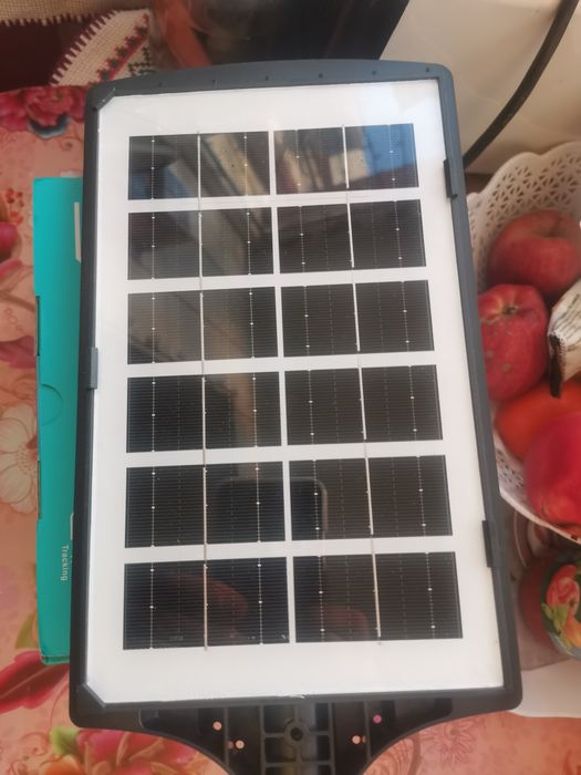 Lampa solara pe leduri