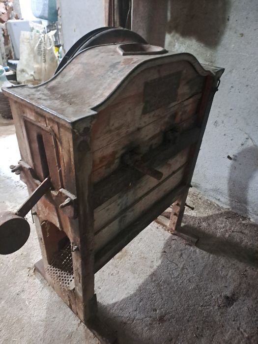 Masina de desfăcut porumb functionala