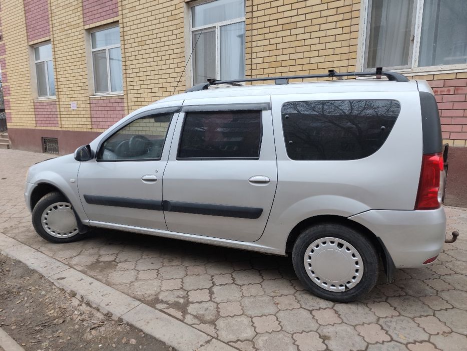 Продам Ларгус 7 местный