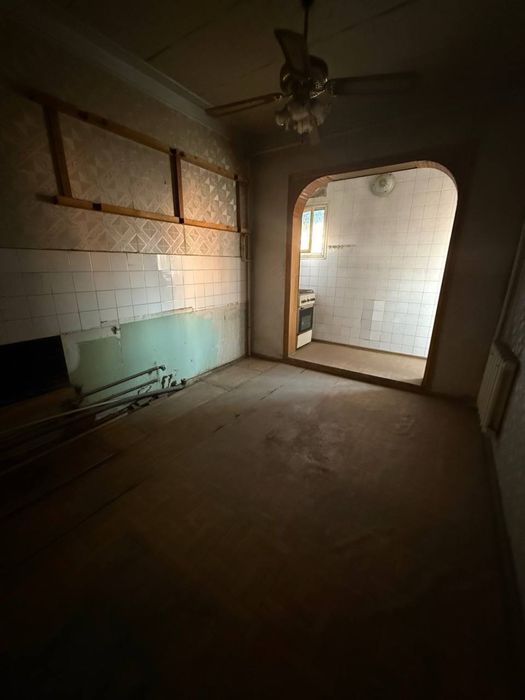 Срочно Мирадабский район Айбек ( чехова )орентир Кафе Броколи