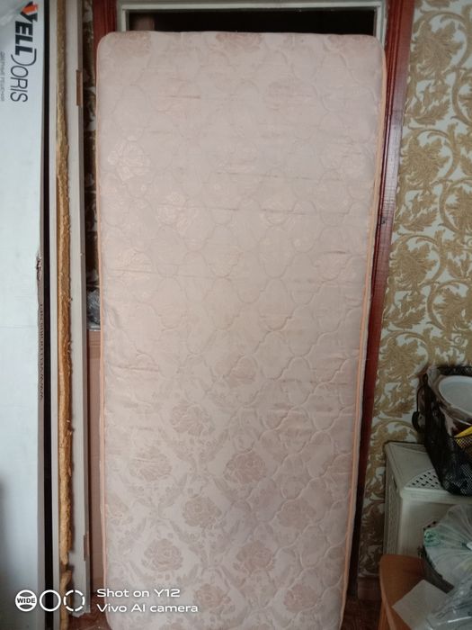 Продается матрас б/у в хорошем состоянии