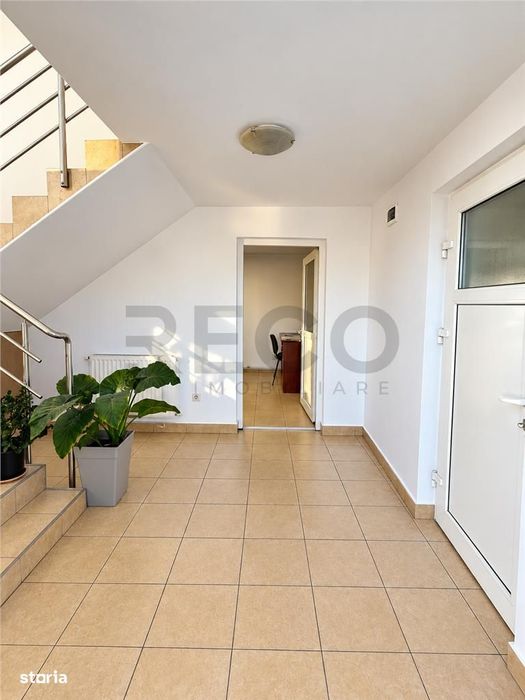 RECO Spatiu Comercial, Santion