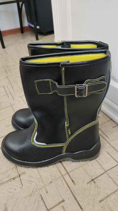 Сапоги рабочие новые