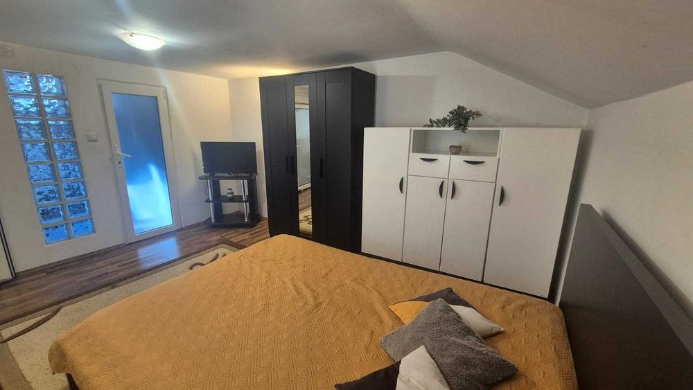 PF inchiriez apartament 2 camere Calea Turzii, parcare, posibilitate incarcare auto electric