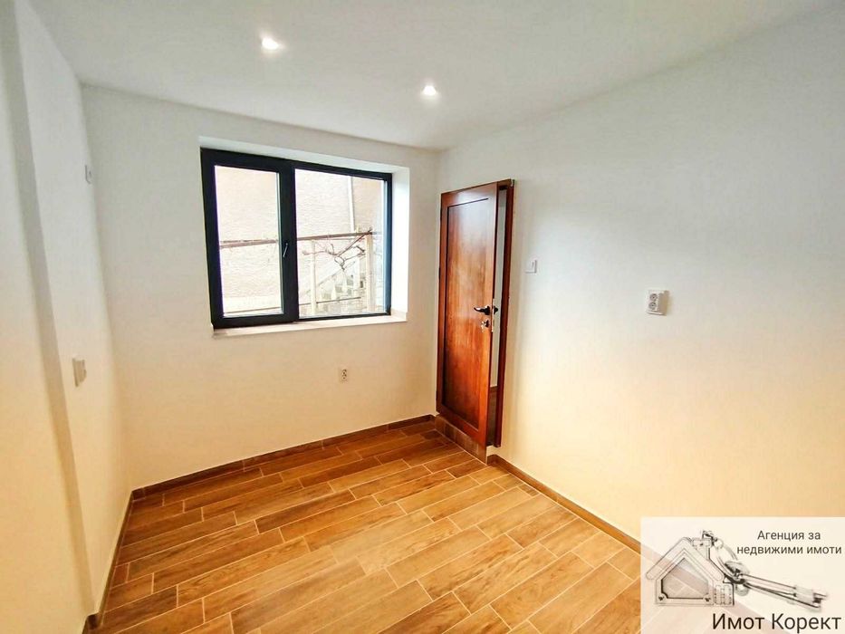 Дава се под наем Едностаен апартамент в Асеновград - 40 кв.м за 298.86 € - Снимка #1