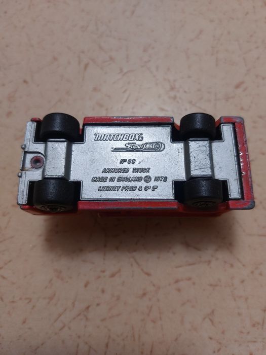 Метални колички: matchbox и руски