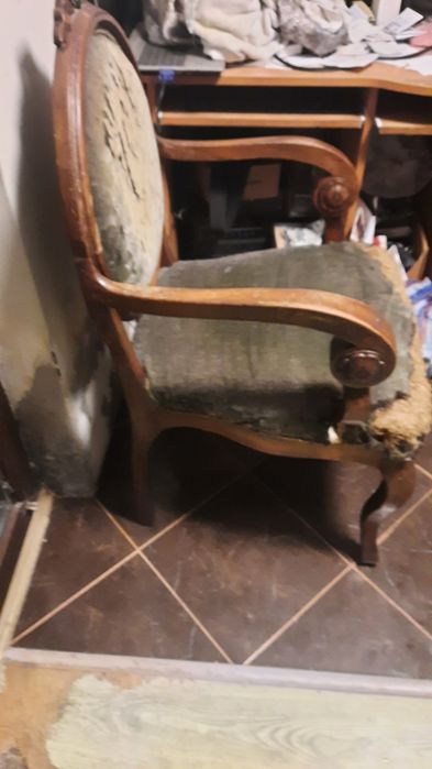 Старинни столове комплект