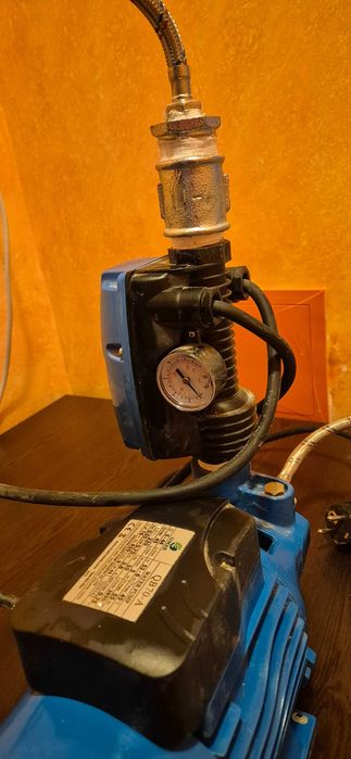 Хидрофорна помпа с пресконтролер