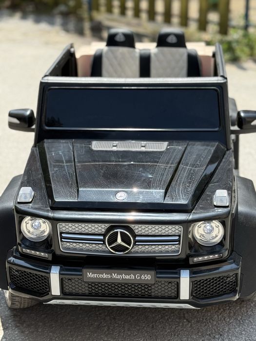 Акумулаторен джип MERCEDES MAYBACH G650 ЧЕРЕН
