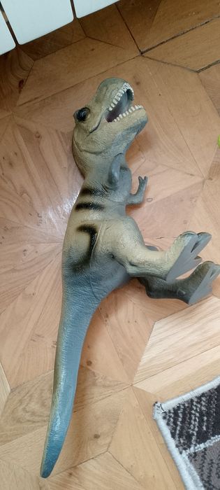 Динозавры игрушки.